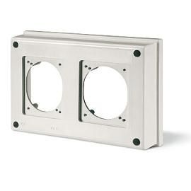 DKC DIS6741301 Крышка 150х256х45 на 2 поста с основанием 70х87 мм от поставщика КабельСпецСтрой